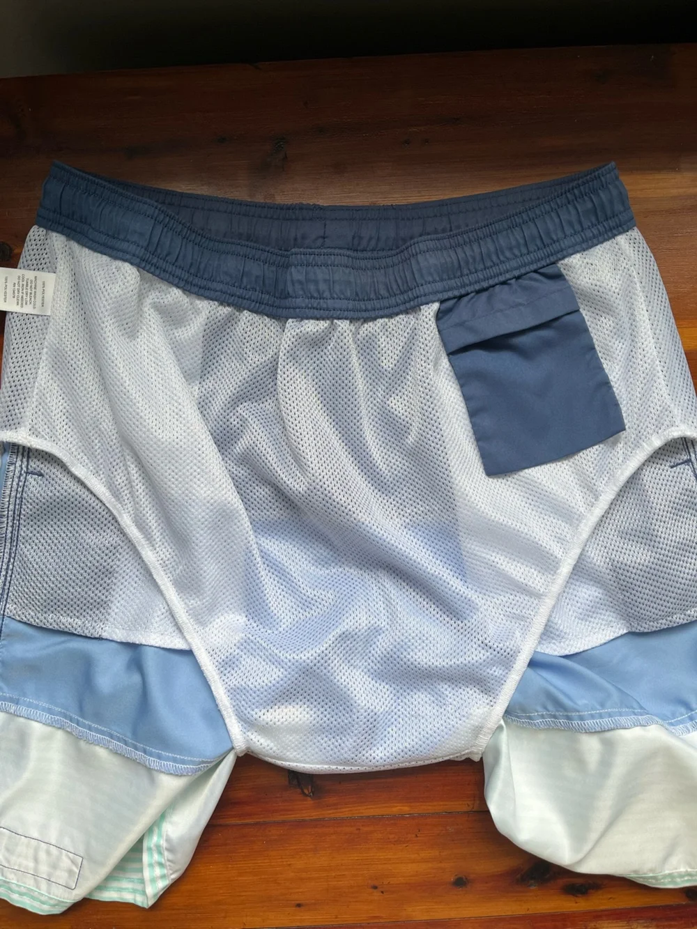Vineyard Vines Boy’s Colorblock Blue Swim Shorts-XL (18)